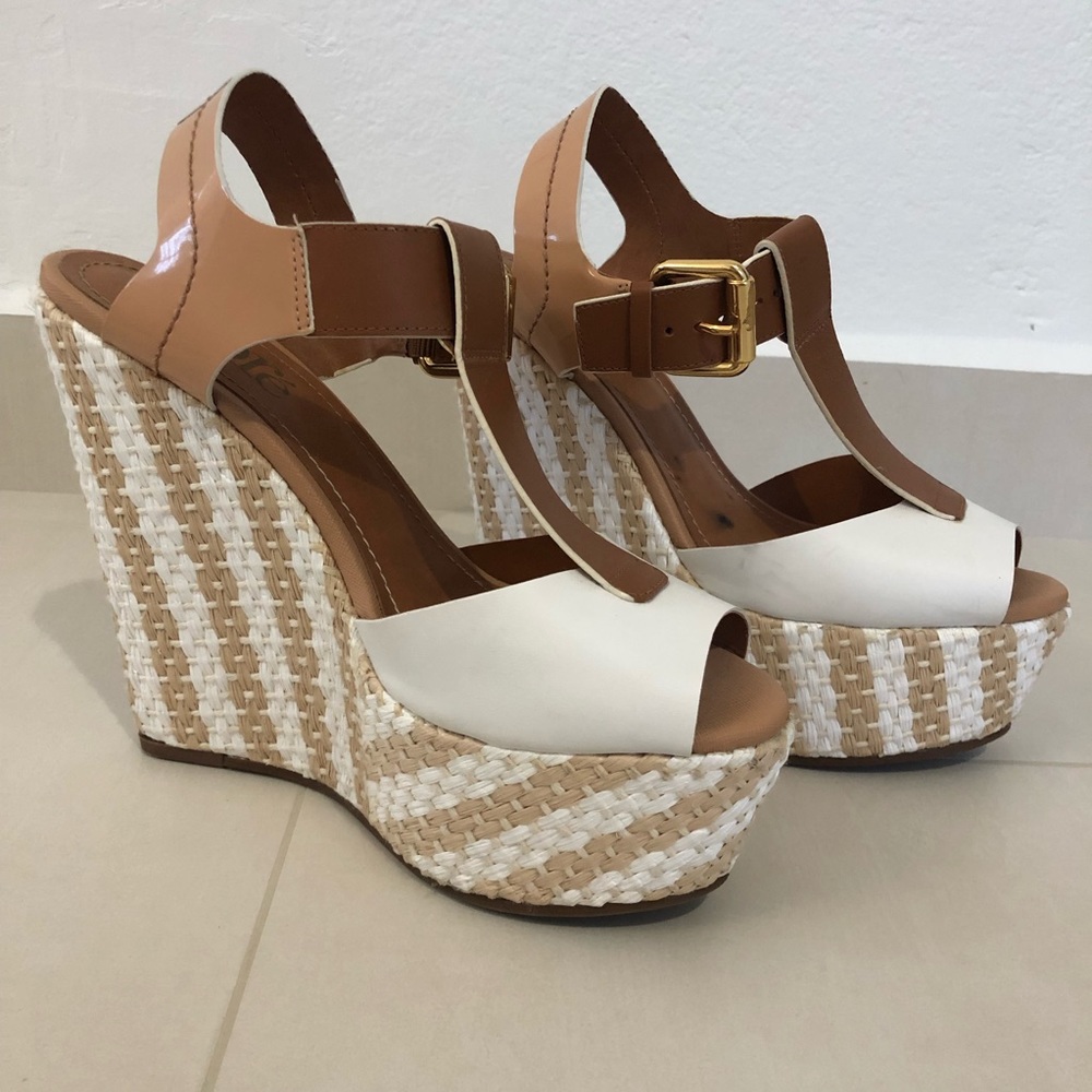 Platform Sandals 💛
